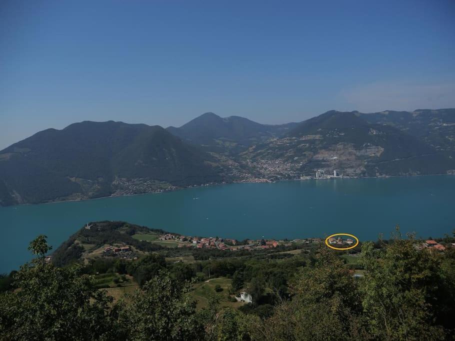 La Corte Del Cigno Monte Isola Exterior photo