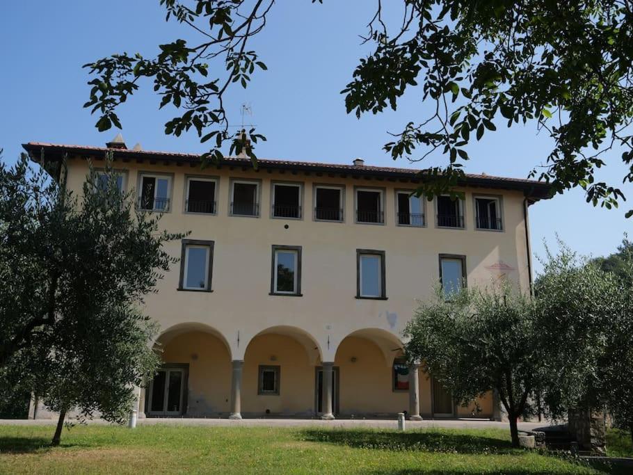 La Corte Del Cigno Monte Isola Exterior photo